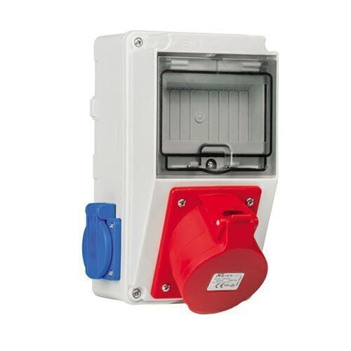 1Ad. 4x32A IP44 Eğik Makine Prizi Önde +  2Ad. 1x16A IP44 Pano Prizi Yanda